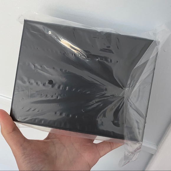 Authentic Chanel box for gifts or decor - Picture 3 of 9